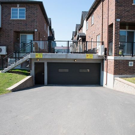 2-bedroom Townhome Saint-Martin West Laval Apt D Екстериор снимка