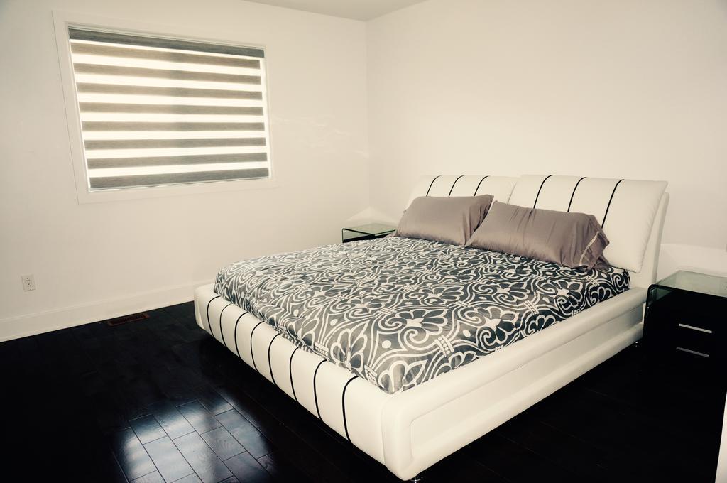 2-bedroom Townhome Saint-Martin West Laval Apt D Екстериор снимка