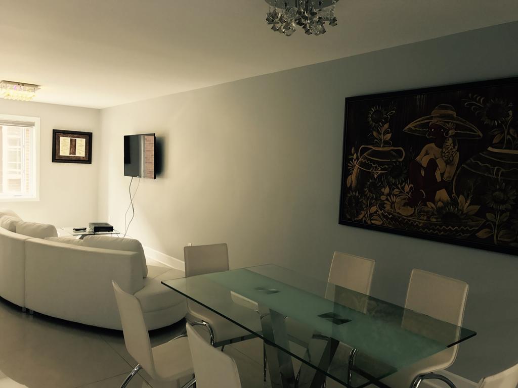 2-bedroom Townhome Saint-Martin West Laval Apt D Екстериор снимка