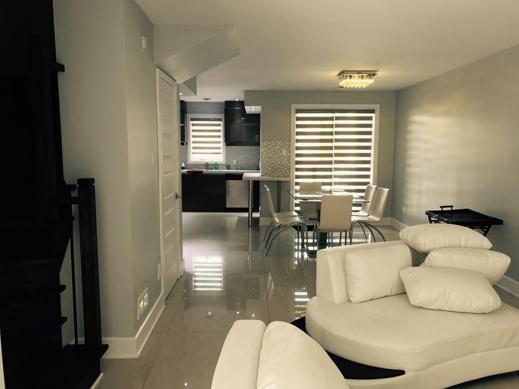 2-bedroom Townhome Saint-Martin West Laval Apt D Екстериор снимка